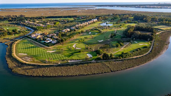 http://www.portugalgolfcourses.info/build/assets/golf-BzQm-30l.jpg