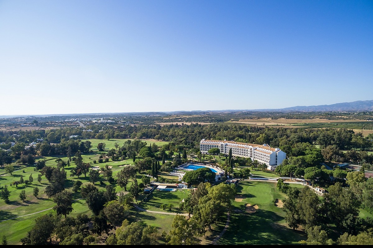 http://www.portugalgolfcourses.info/uploads/golf-courses/Penina_Resort_kluMbZKaIX_20240609115348.jpg