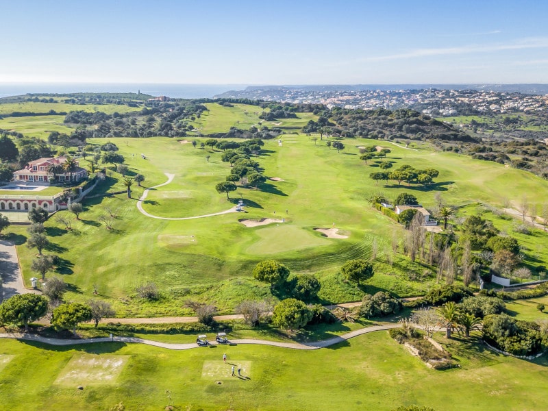 https://www.portugalgolfcourses.info/uploads/golf-courses/Boavista_Golf_Course_f1OMrYnomR_20240609115037.jpg