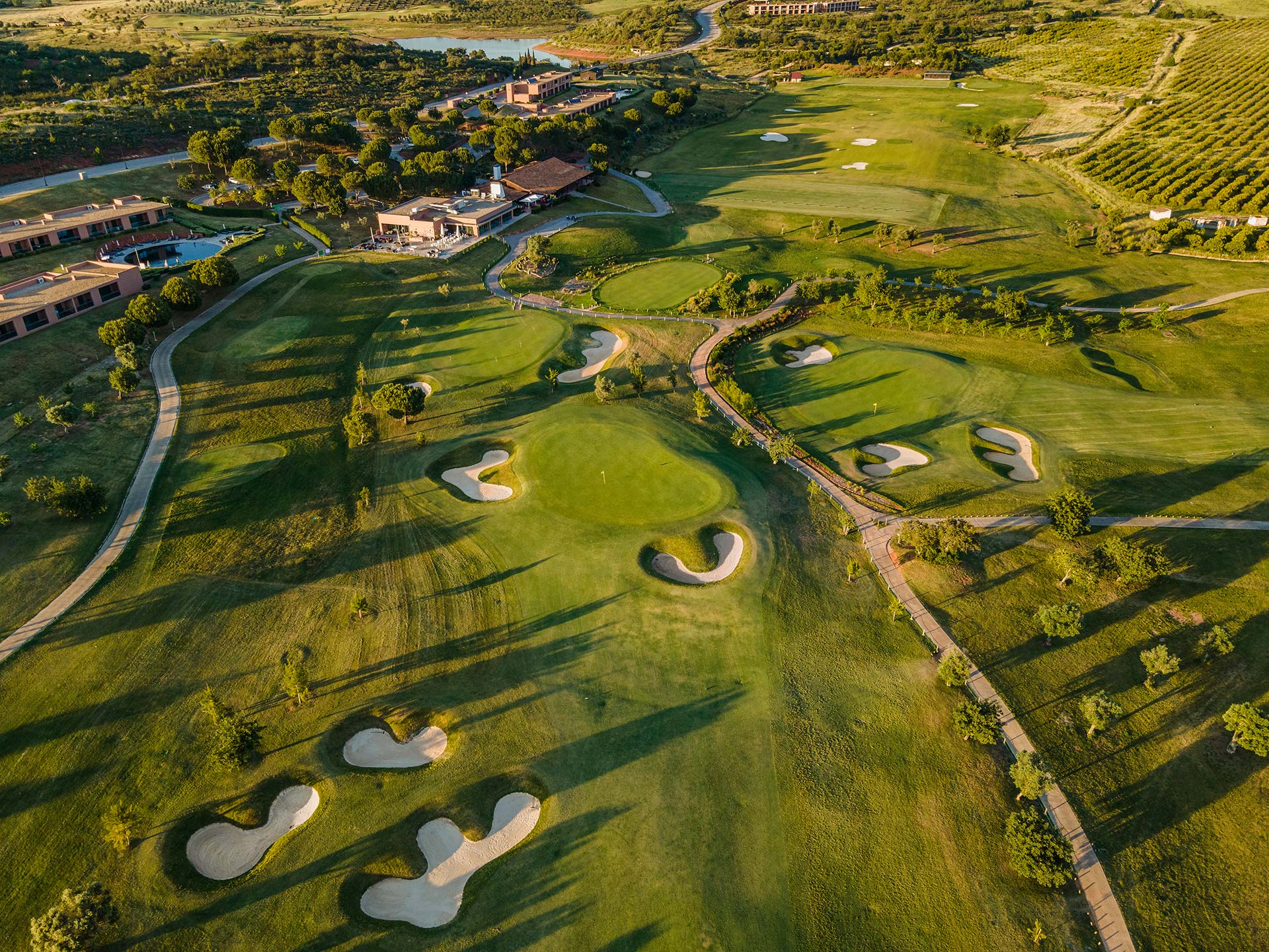 https://www.portugalgolfcourses.info/uploads/golf-courses/Morgado_Golf_Course_qbit4gZ0Z0_20240609115218.jpg