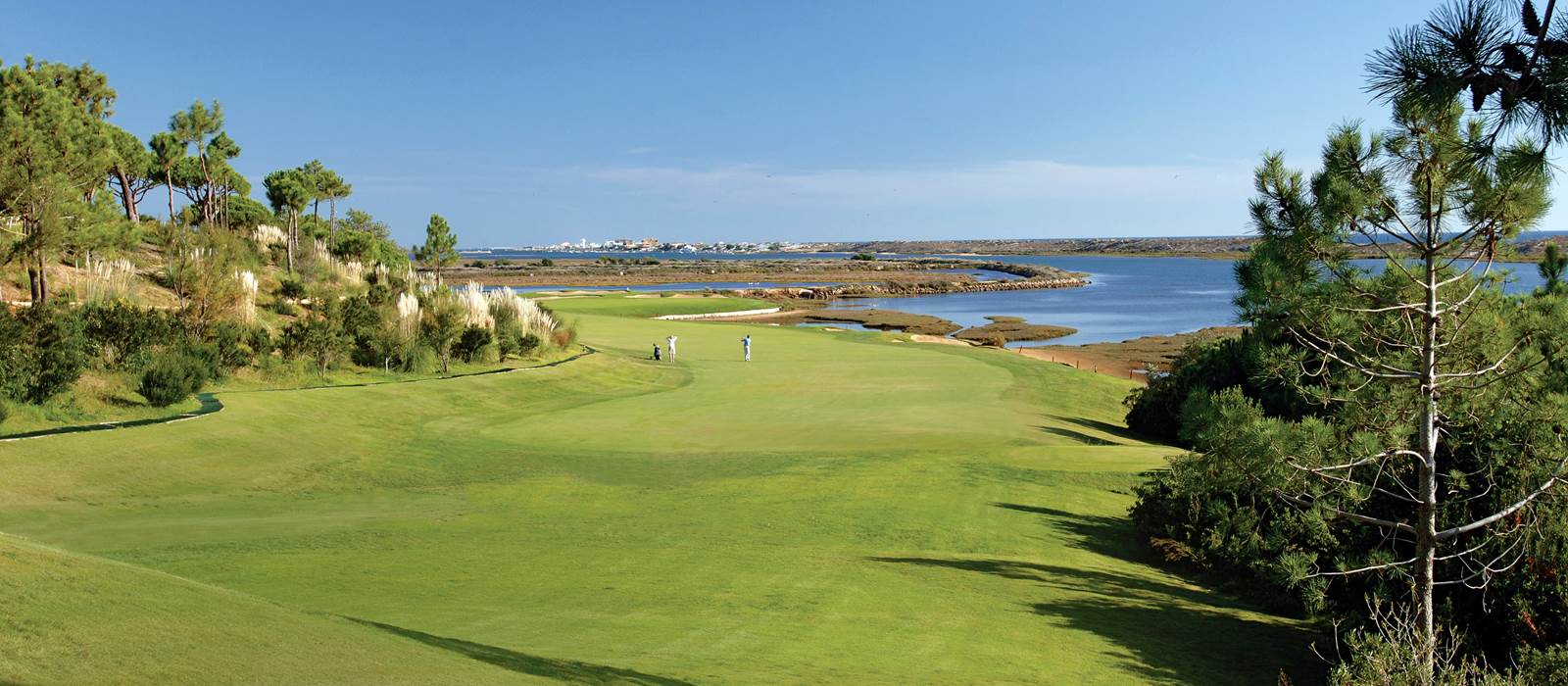 https://www.portugalgolfcourses.info/uploads/golf-courses/San_Lorenzo_Golf_Course_2_FcMzpoTdf2_20240609115609.jpg