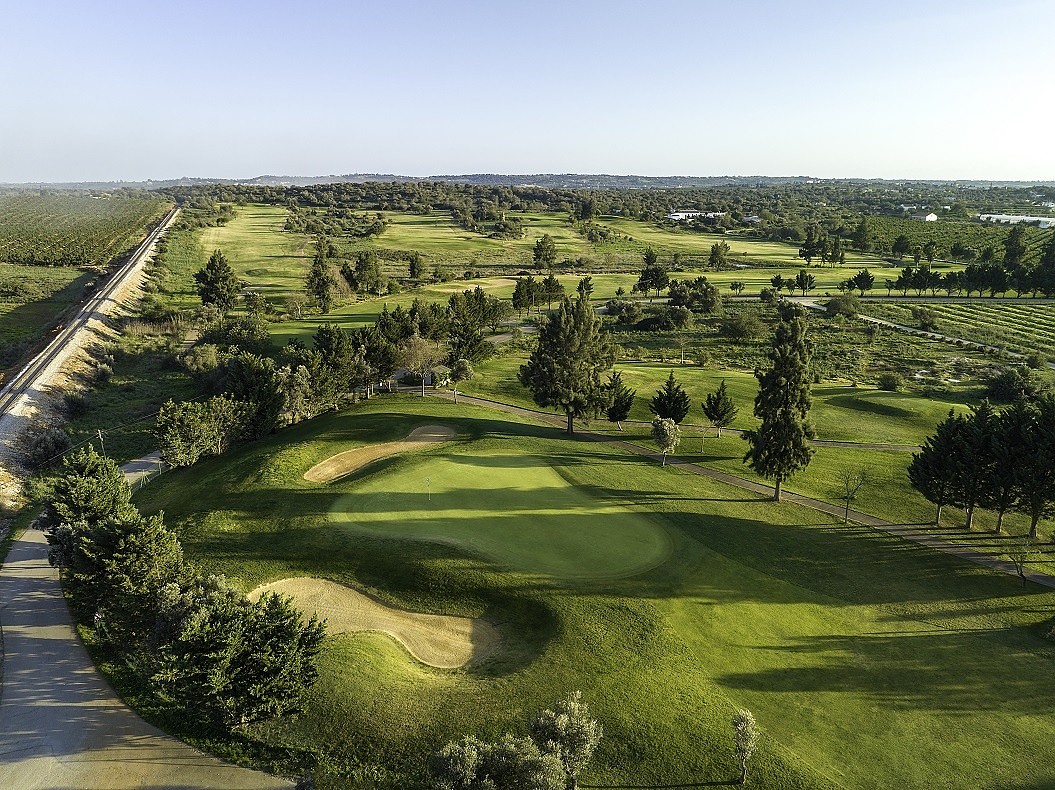 https://www.portugalgolfcourses.info/uploads/golf-courses/Silves_Golf_Course_56BBRFeqq8_20240609115707.jpg